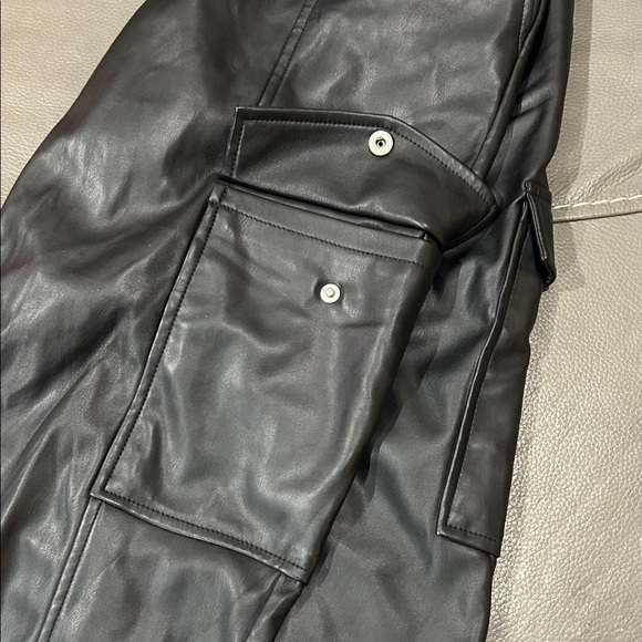 7 for all Mankind women’s Black Pleather Pants, Size S. EUC - Picture 6 of 8